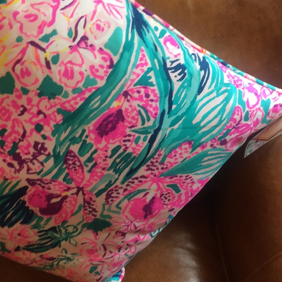 NWT Lilly Pulitzer square decorative pillow - Picture 9 of 9